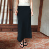SIST9068 Minimal Bias Long Skirt_Black