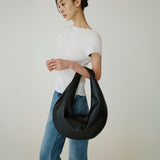 SIAC3113 Arche Hobo Bag_Black
